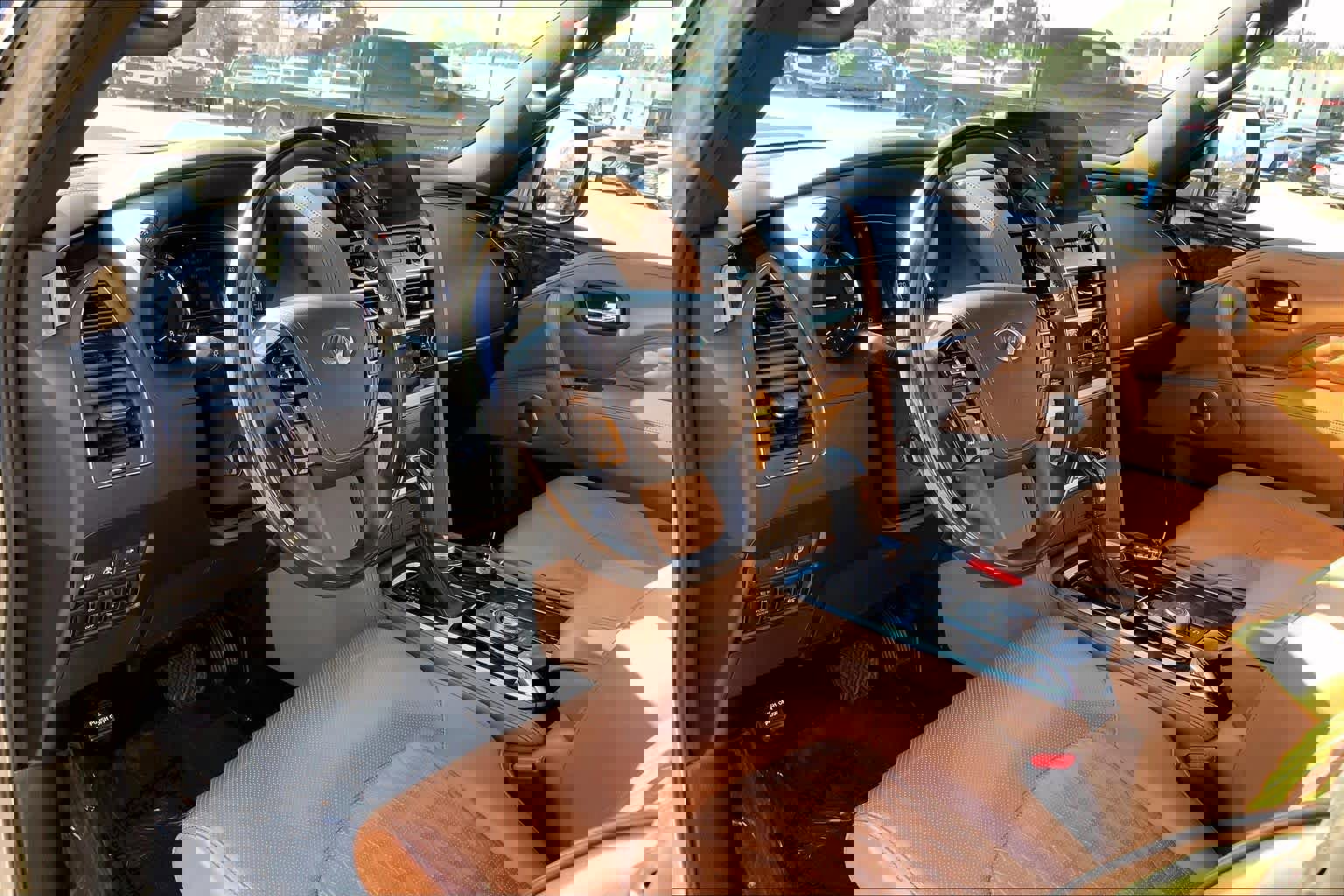 Used 2024 INFINITI QX80 Sensory w/ Cargo Package image 18