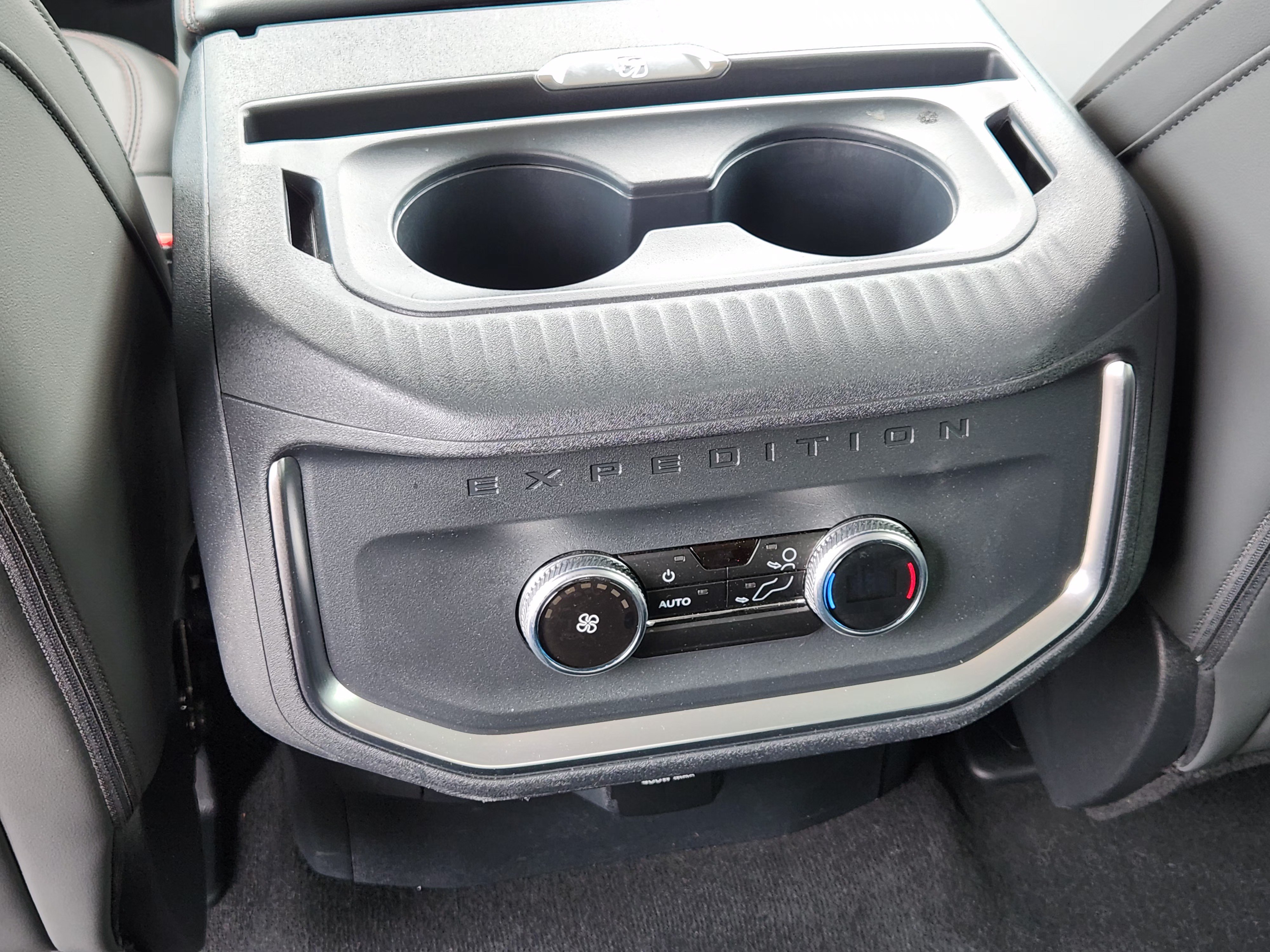 Certified 2025 Ford Expedition Active AWD/4WD image 32