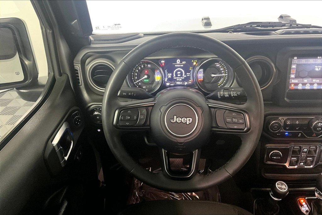 Used 2023 Jeep Wrangler Unlimited w/ Cold Weather Group AWD/4WD image 5