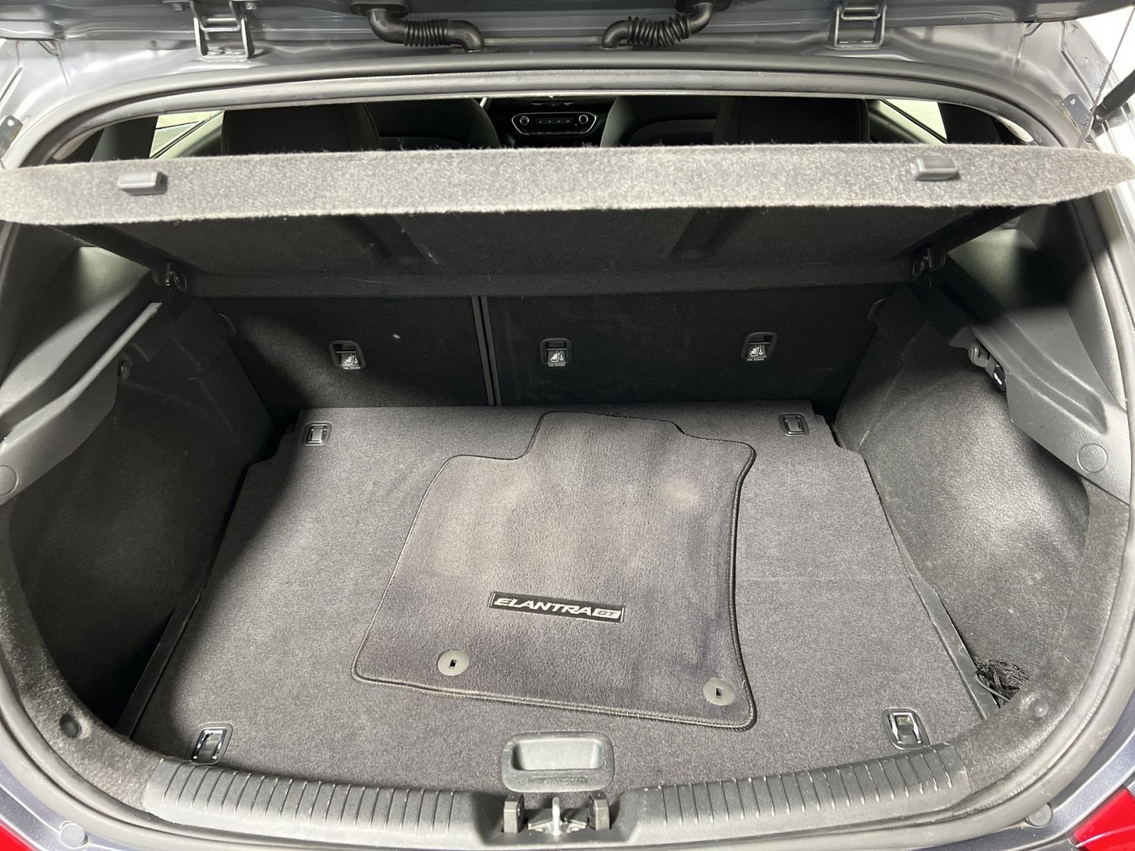 Used 2018 Hyundai Elantra GT FWD image 24