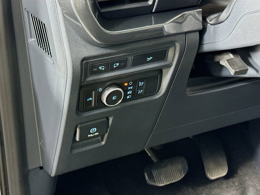 Certified 2022 Ford F150 XLT w/ Equipment Group 302A High image 16