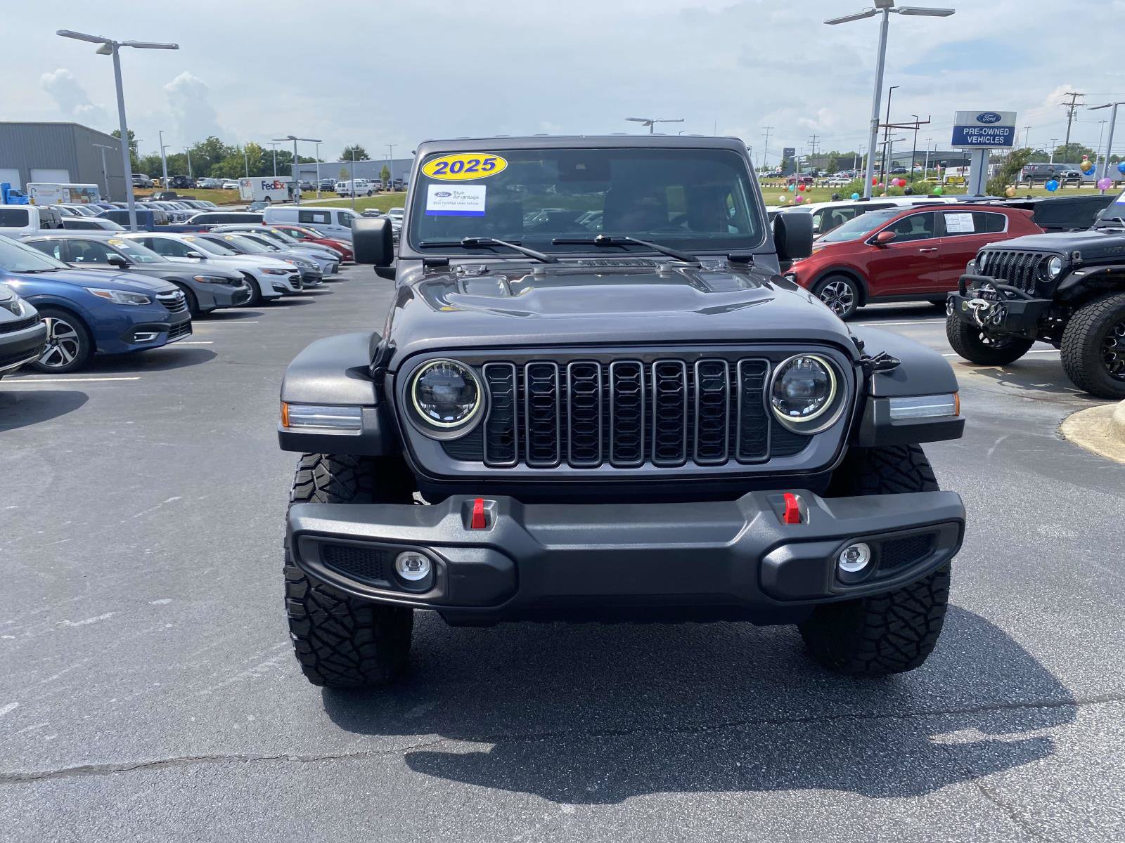 Used 2025 Jeep Wrangler Unlimited Rubicon AWD/4WD image 2