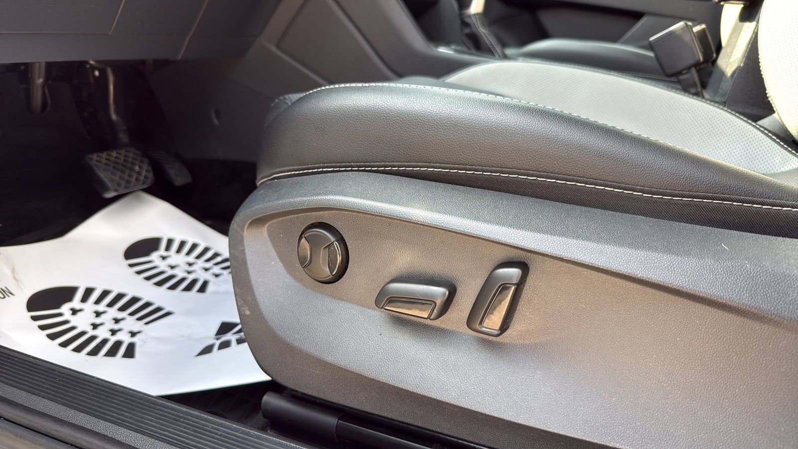 Used 2022 Volkswagen Taos SEL FWD image 10