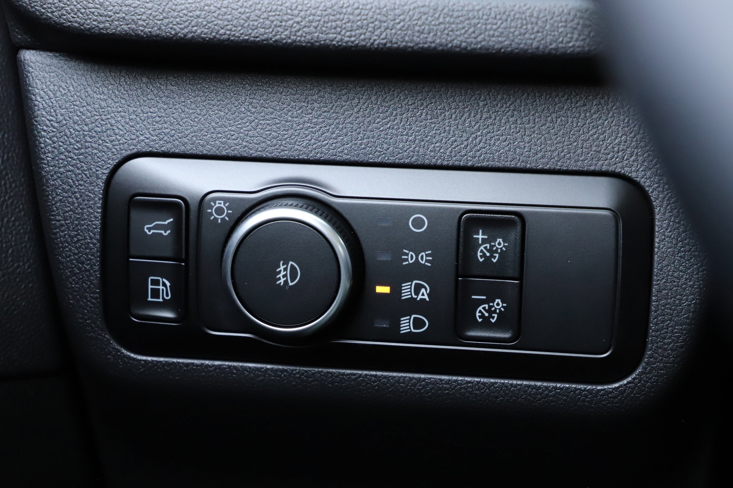 Certified 2025 Ford Escape PHEV image 38