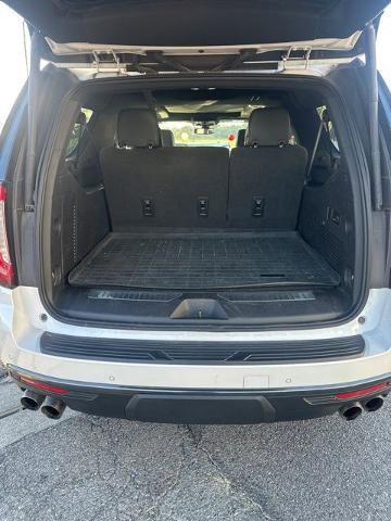 Used 2022 GMC Yukon XL AT4 image 24