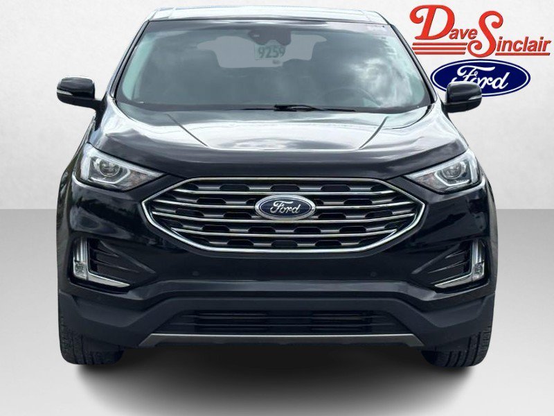 Certified 2022 Ford Edge Titanium AWD/4WD image 2