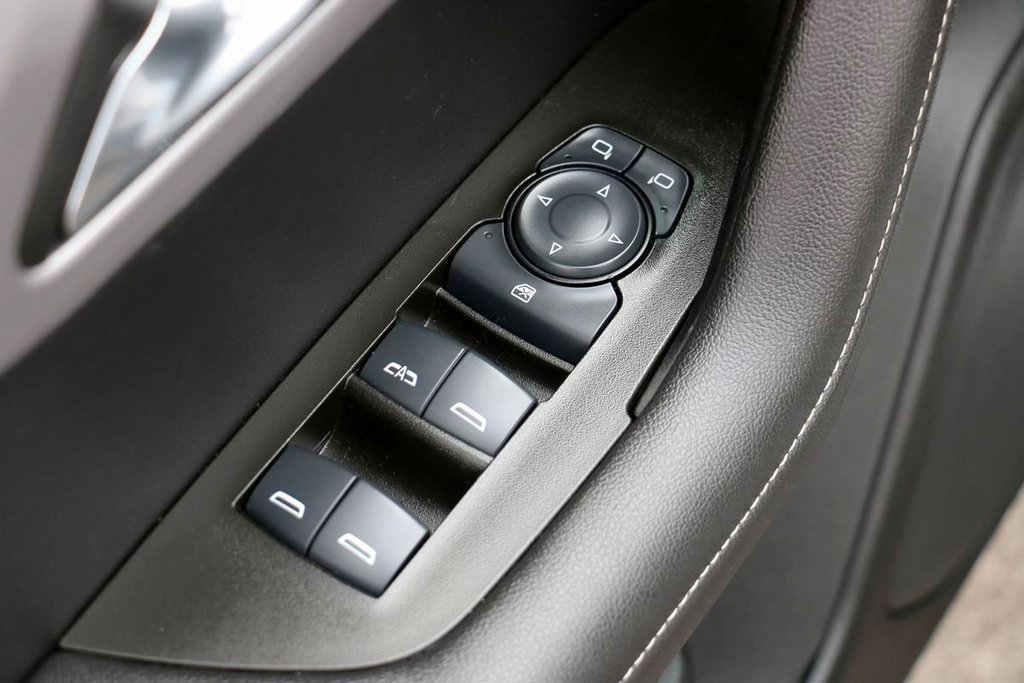 Used 2025 Chevrolet Blazer LT image 17