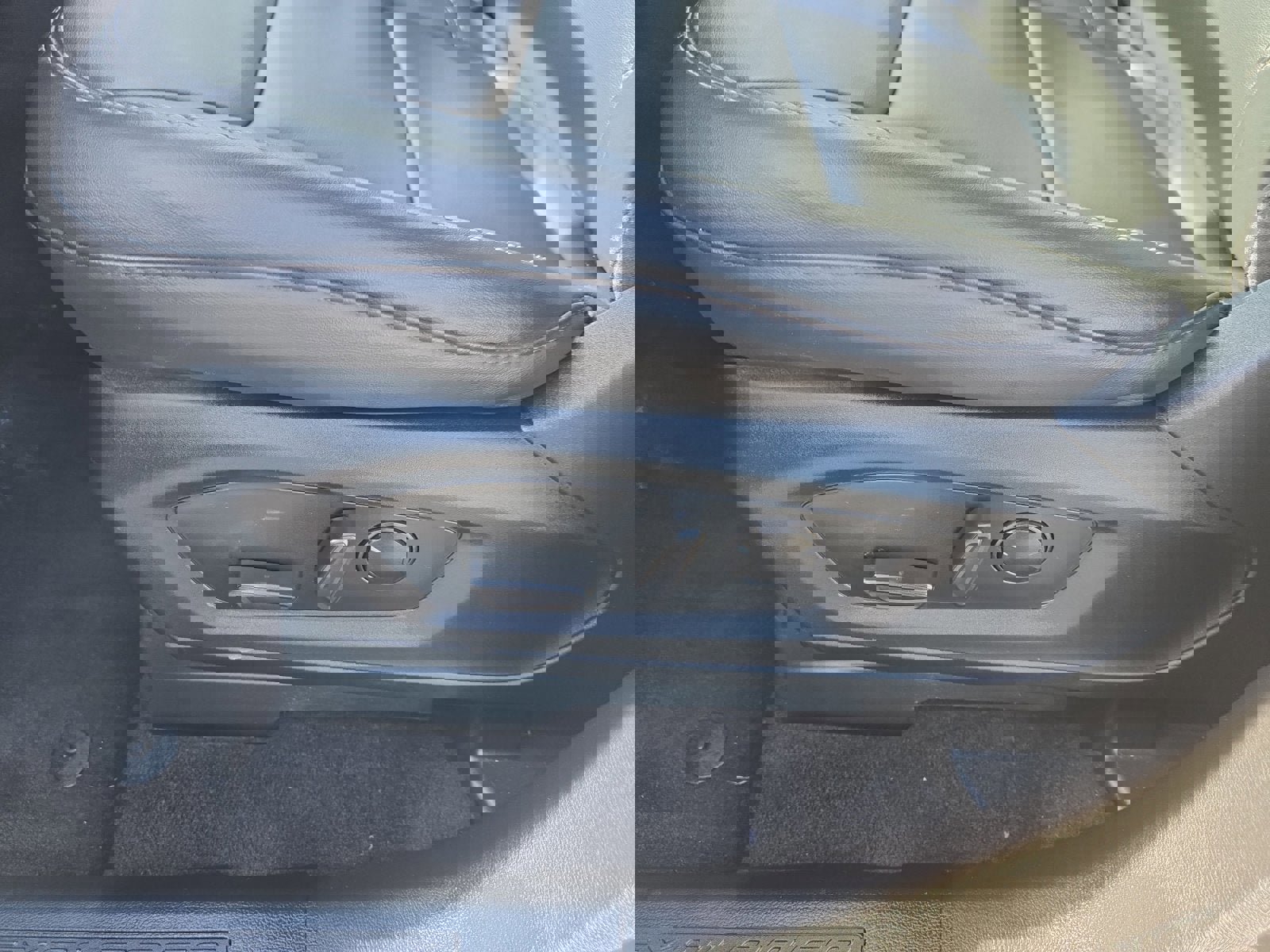 Certified 2023 Ford Explorer XLT w/ Equipment Group 202A image 12