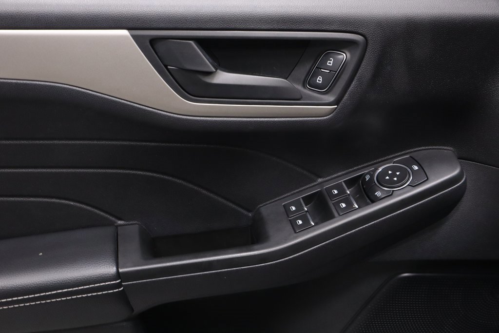 Certified 2022 Ford Escape SE w/ Cold Weather Package image 23