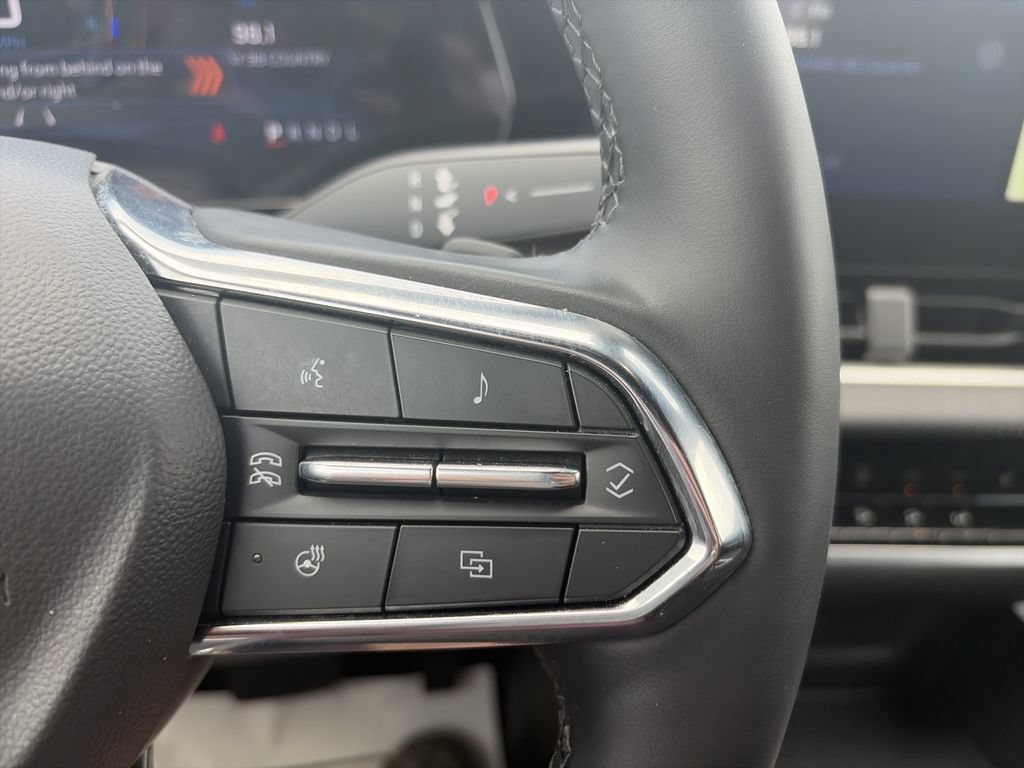 Used 2025 Chevrolet Equinox LT FWD image 21