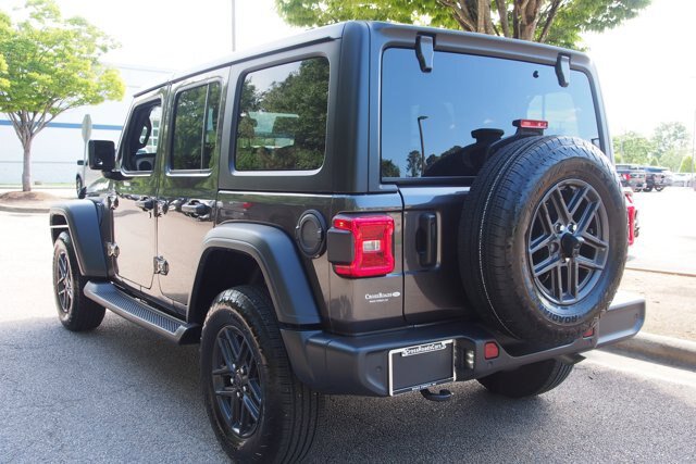Used 2024 Jeep Wrangler Unlimited Sport AWD/4WD image 5