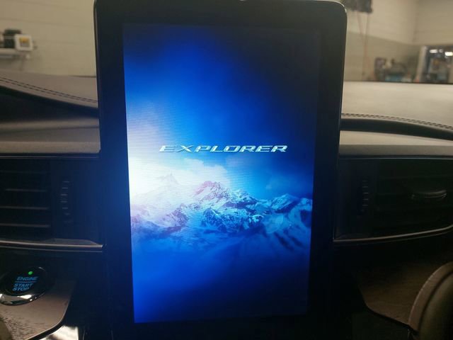 Certified 2021 Ford Explorer Platinum w/ Equipment Group 601A image 20