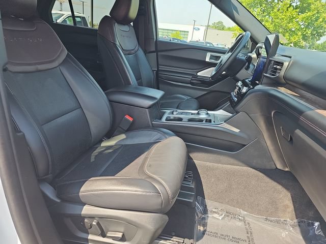 Certified 2023 Ford Explorer Platinum w/ Technology Package AWD/4WD image 10