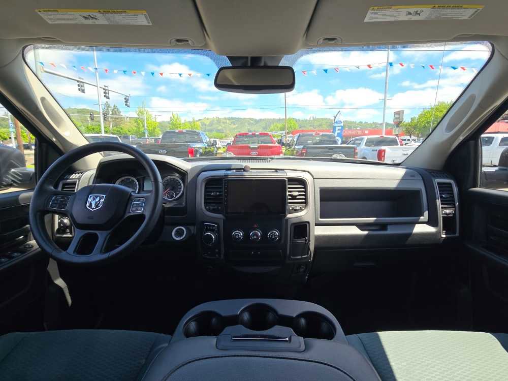 Used 2018 RAM 1500 Express AWD/4WD image 15