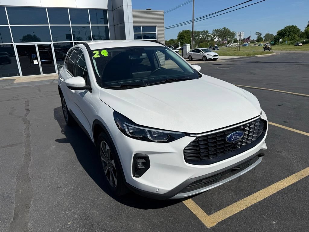 Certified 2024 Ford Escape Platinum w/ Premium Technology Package AWD/4WD image 6