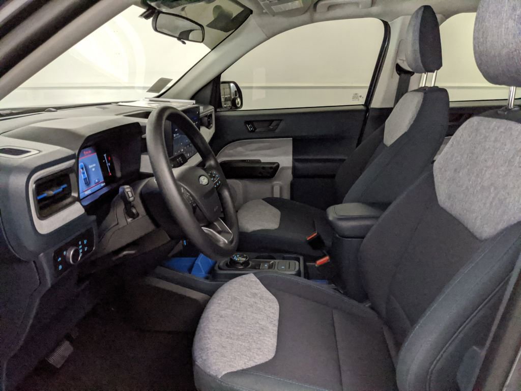 Certified 2025 Ford Maverick XLT image 22