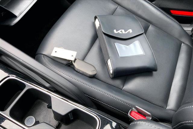 Used 2025 Kia Telluride S AWD/4WD image 11
