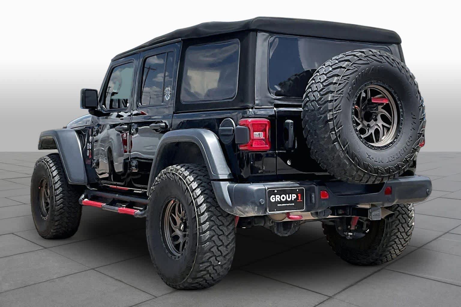 Used 2018 Jeep Wrangler Unlimited Rubicon AWD/4WD image 8