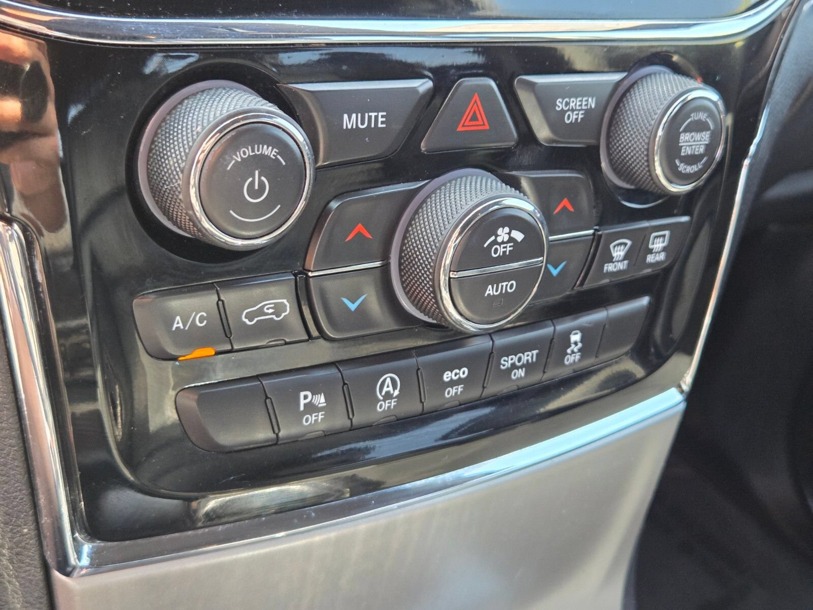 Used 2019 Jeep Grand Cherokee Limited RWD image 22