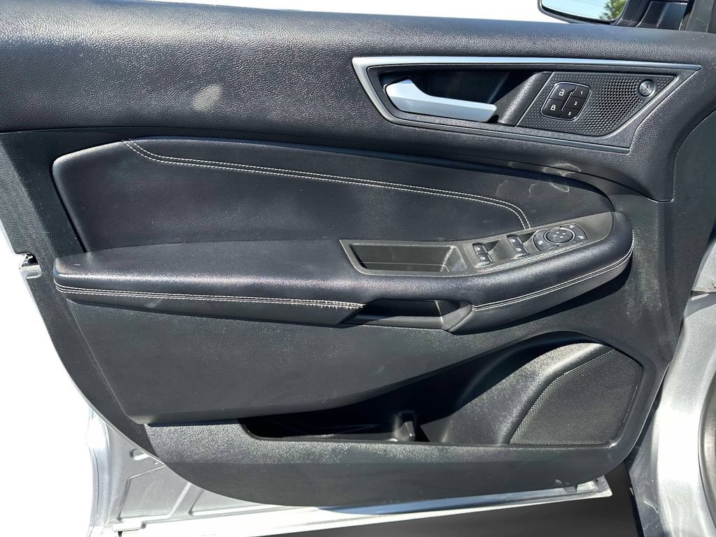 Certified 2023 Ford Edge Titanium AWD/4WD image 9