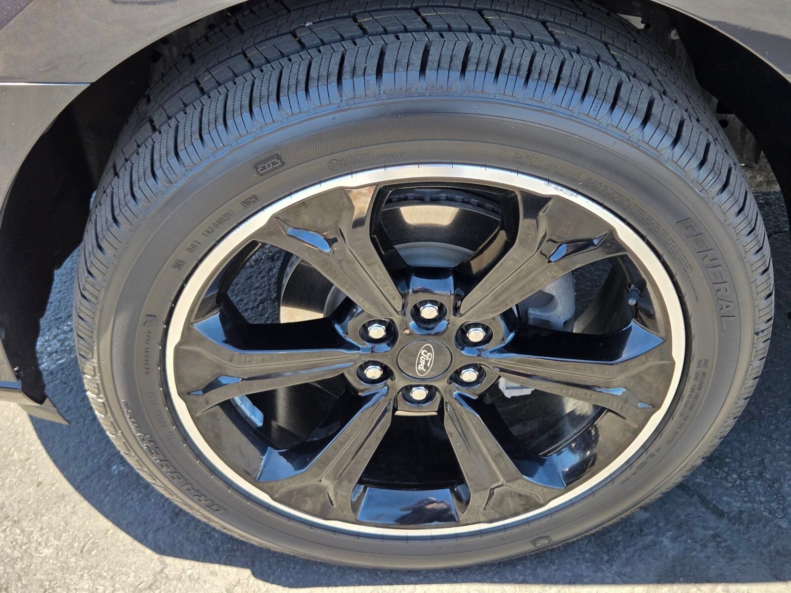Certified 2023 Ford Expedition Limited AWD/4WD image 9