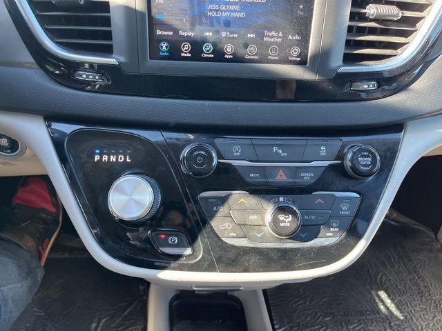 Used 2020 Chrysler Pacifica Touring-L image 26