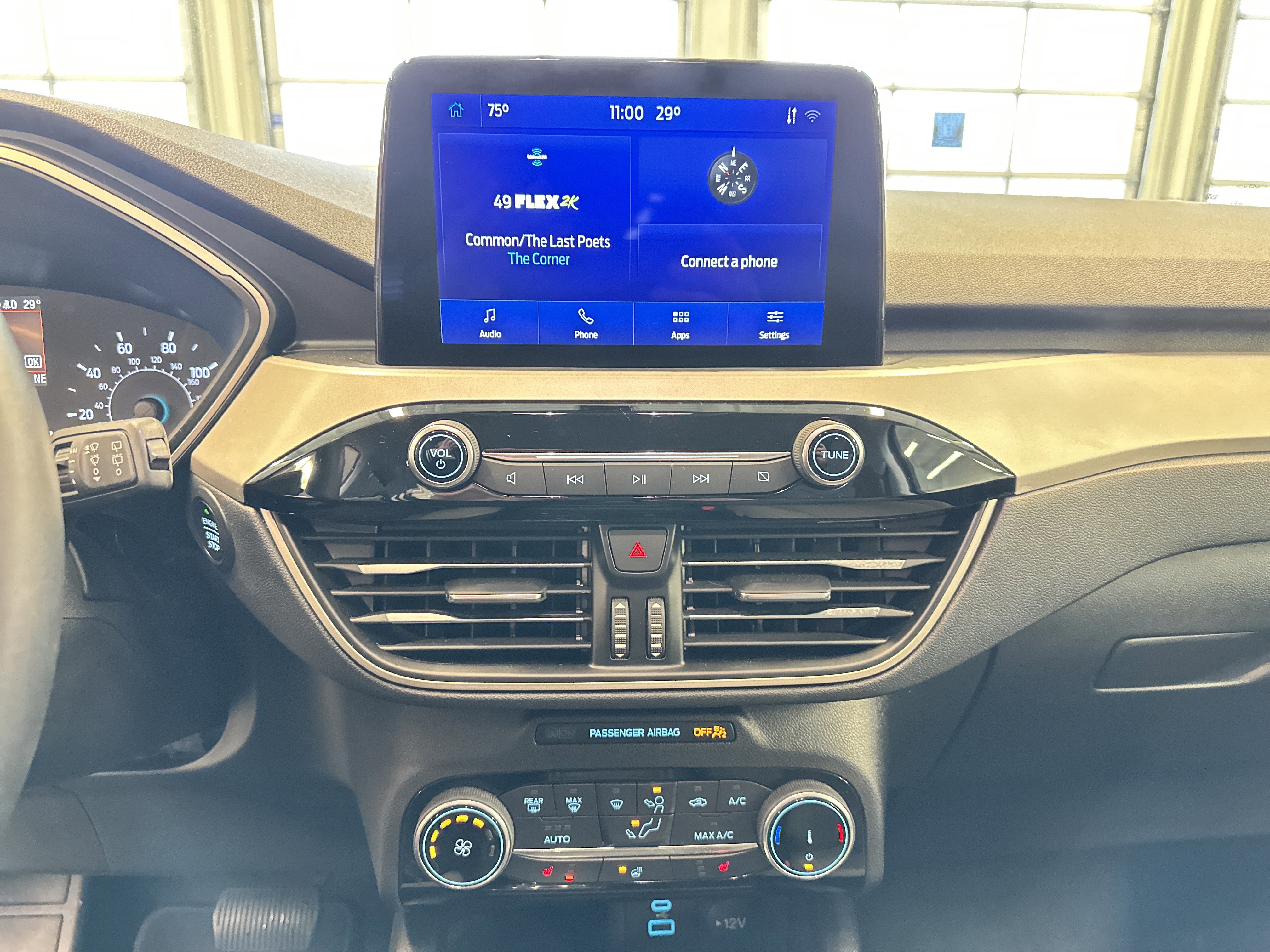 Certified 2022 Ford Escape SE w/ Cold Weather Package image 12