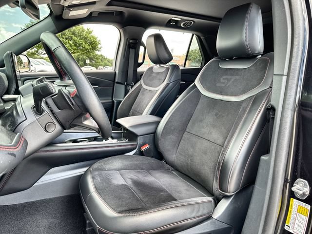 Certified 2025 Ford Explorer ST AWD/4WD image 11