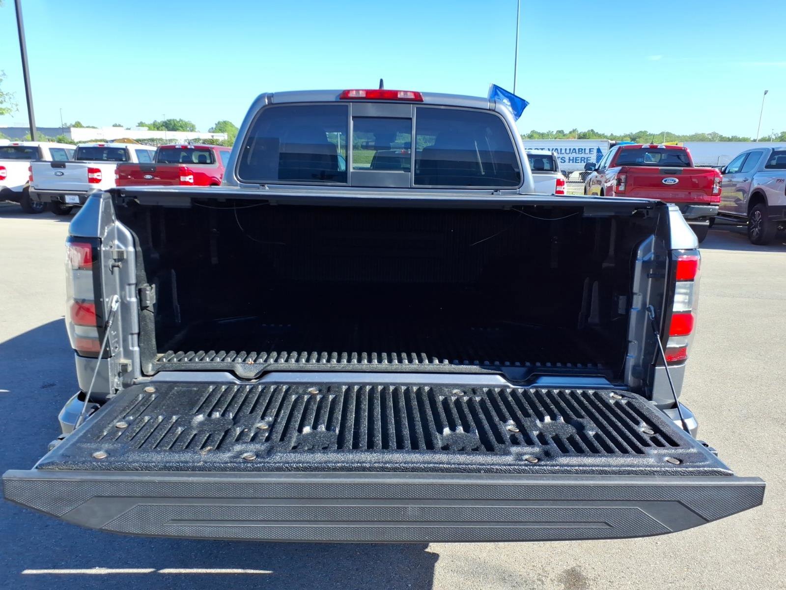Used 2022 Nissan Frontier SV w/ Technology Package AWD/4WD image 10