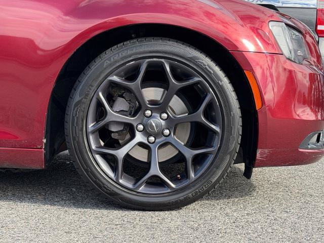 Used 2019 Chrysler 300 S RWD image 28