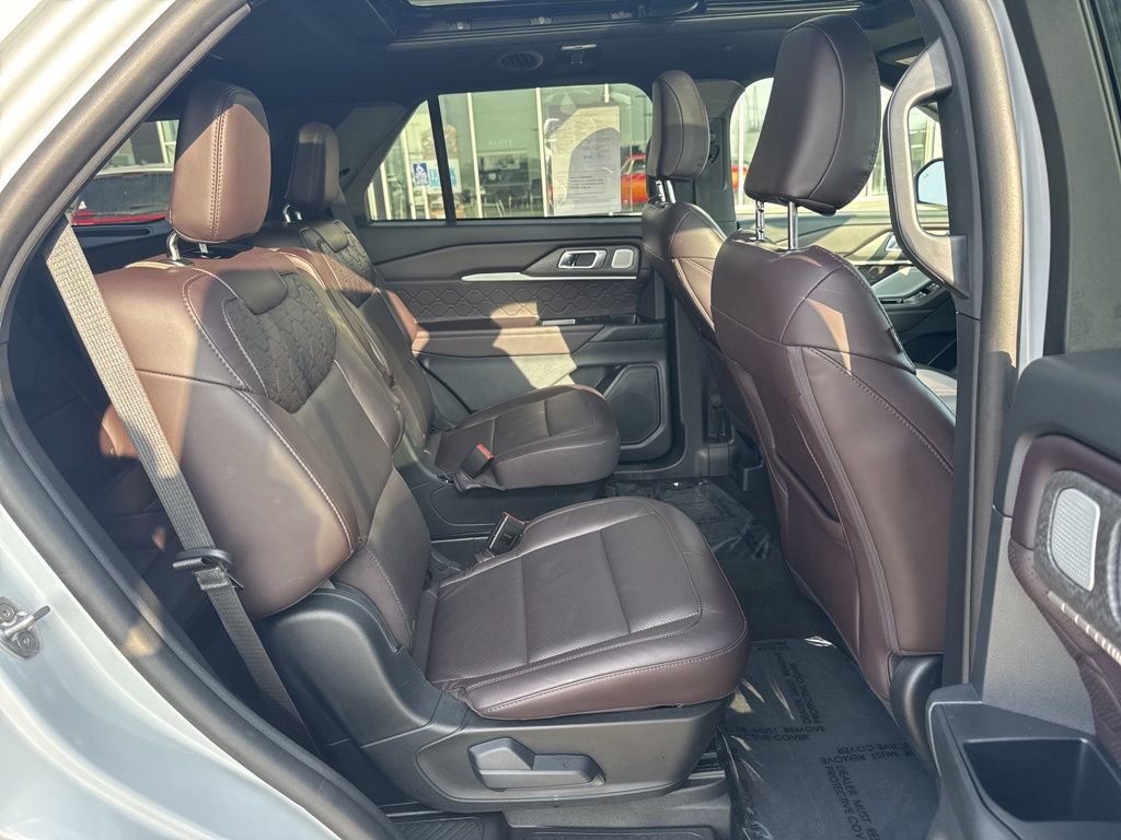 Certified 2025 Ford Explorer Platinum w/ LUX Leather Package image 35