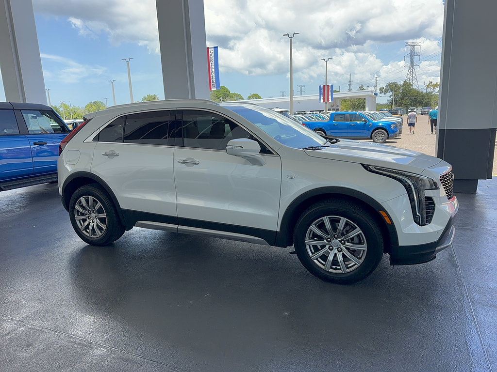 Used 2023 Cadillac XT4 Premium Luxury w/ Technology Package FWD image 5