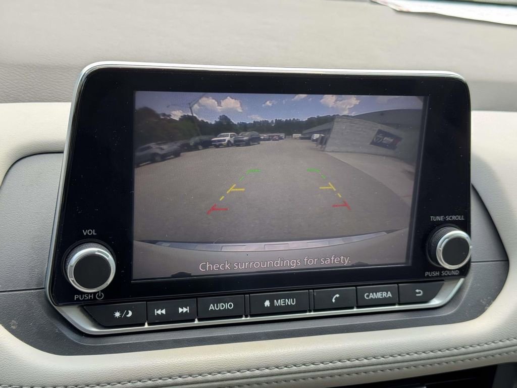Used 2023 Nissan Rogue SV w/ SV Premium B Package FWD image 4