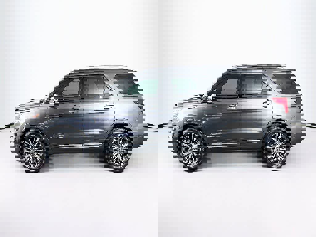 Certified 2017 Ford Explorer Platinum image 2