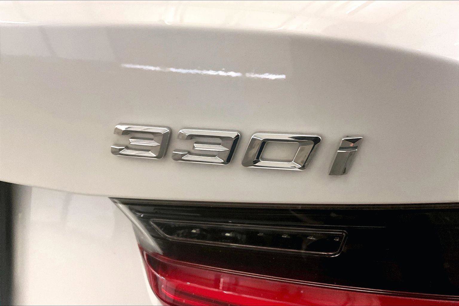 Used 2020 BMW 330i xDrive Sedan w/ Convenience Package image 13