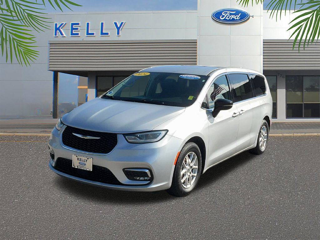 Used 2024 Chrysler Pacifica Touring-L