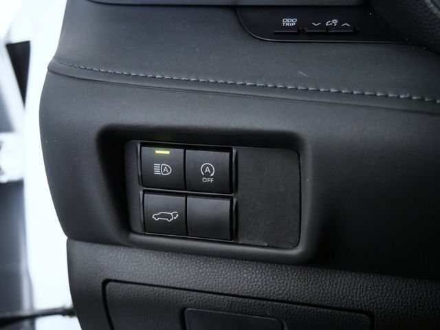 Used 2024 Toyota Highlander LE AWD/4WD image 26