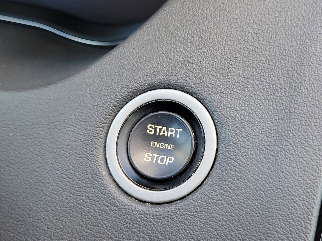 Used 2021 Jaguar E-PACE SE image 36