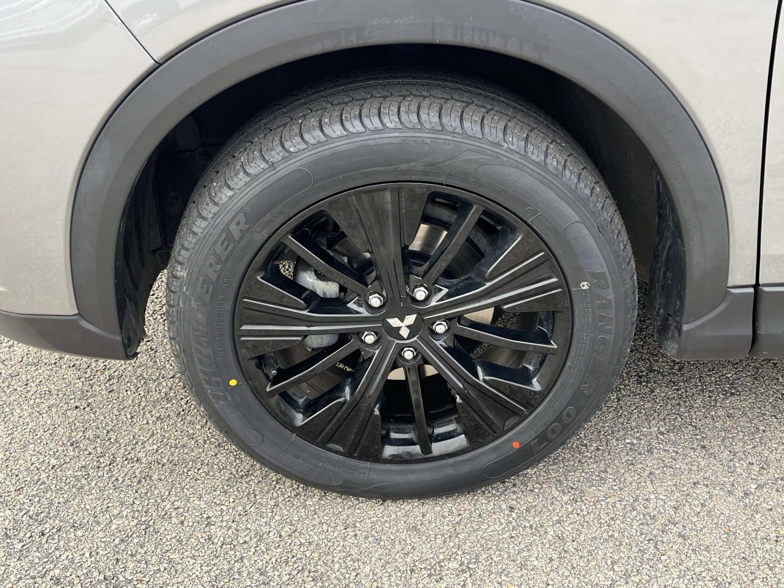 Used 2020 Mitsubishi Eclipse Cross LE image 9