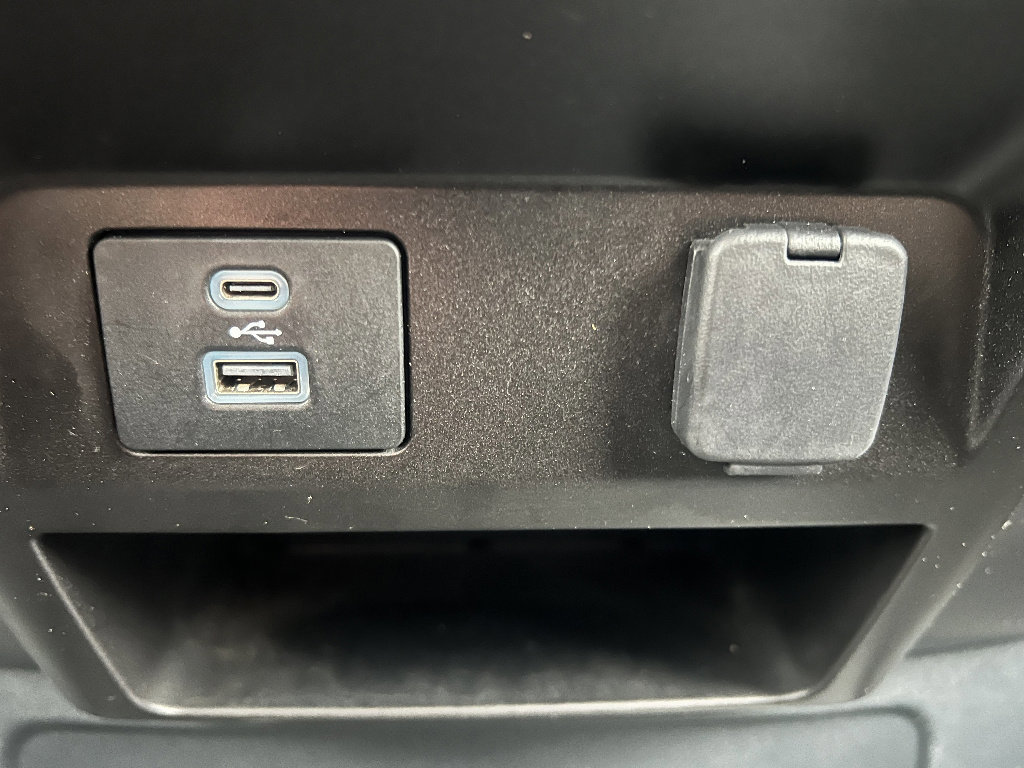 Certified 2022 Ford F250 XLT w/ XLT Value Package image 27