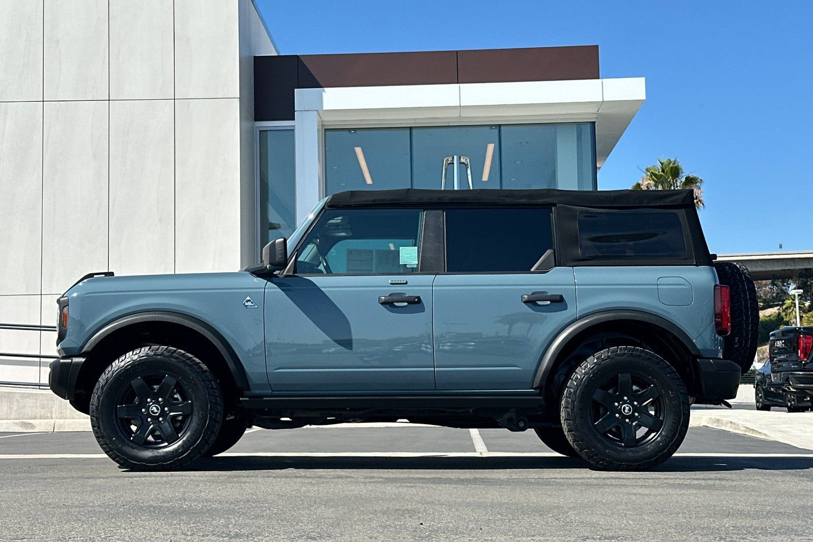 Certified 2022 Ford Bronco Black Diamond AWD/4WD image 6