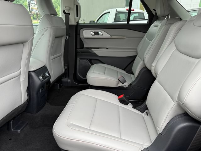 Certified 2025 Ford Explorer Active w/ Active Comfort Package AWD/4WD image 20