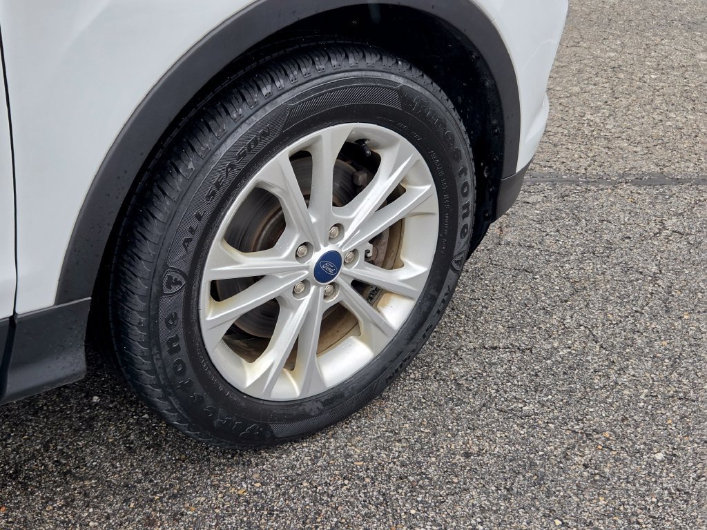 Certified 2019 Ford Escape SE AWD/4WD image 35