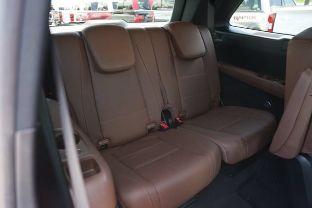 Used 2025 Mercedes-Benz GLS 450 4MATIC image 16