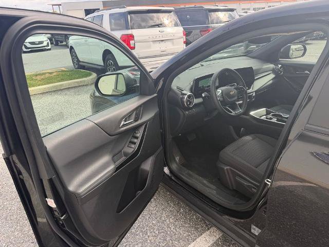 Used 2026 Chevrolet Equinox LT FWD image 10
