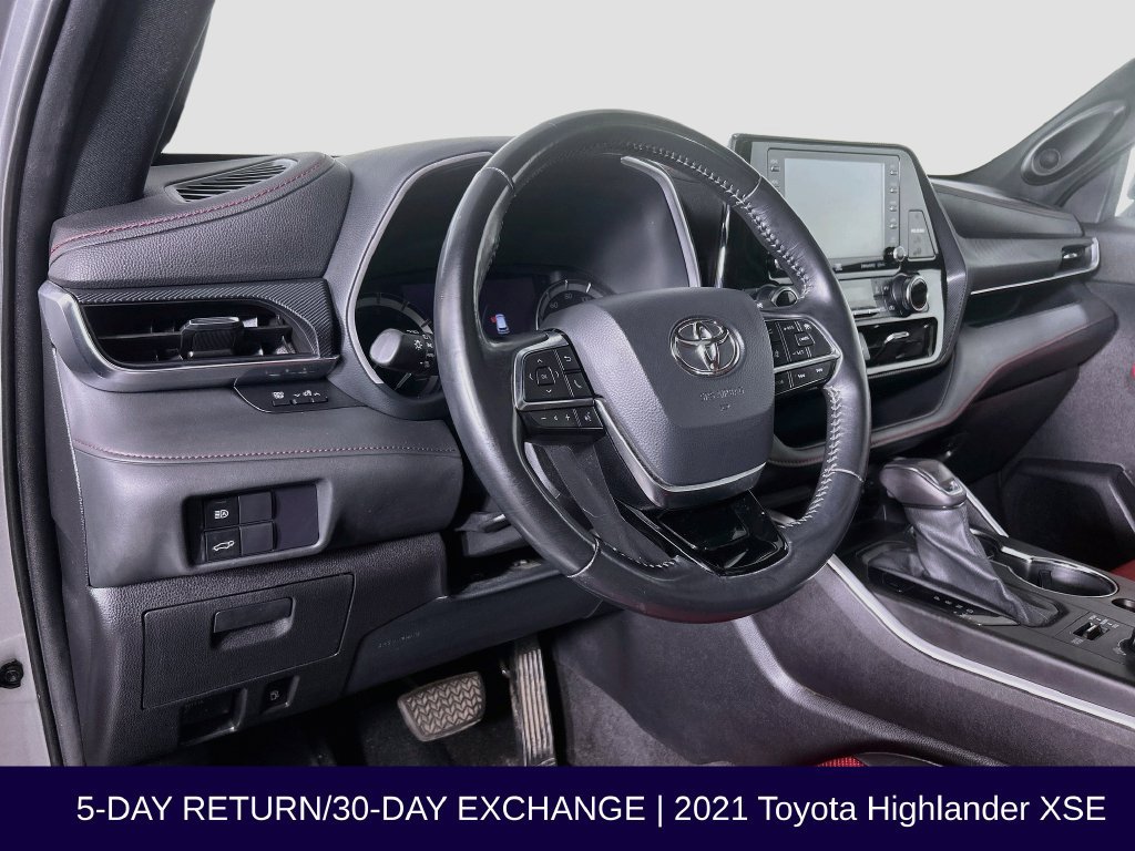 Used 2021 Toyota Highlander XSE AWD/4WD image 11