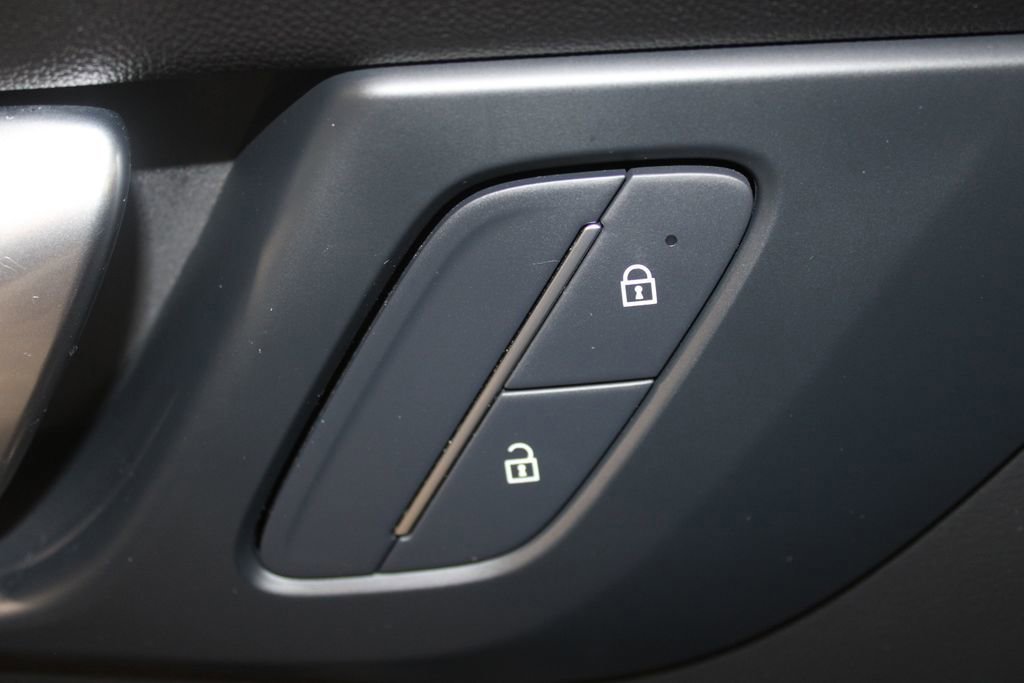 Used 2025 Buick Enclave Preferred image 21