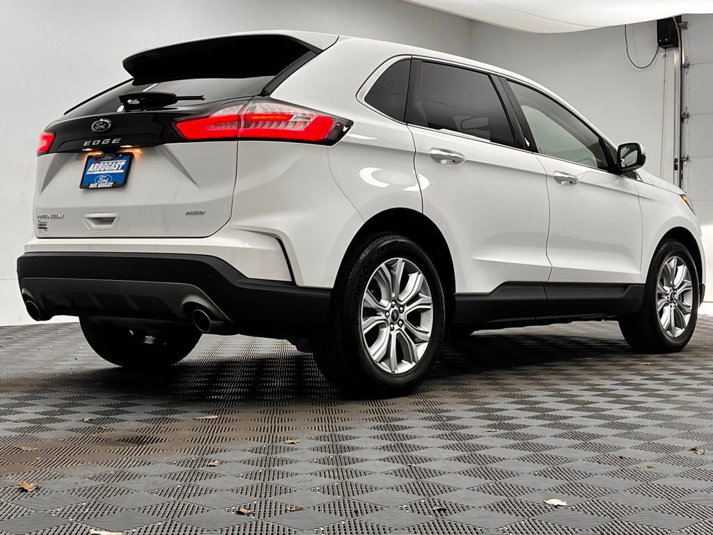 Certified 2022 Ford Edge Titanium image 3