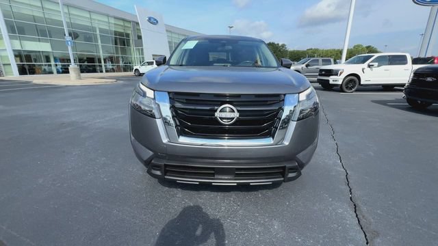 Used 2024 Nissan Pathfinder SV FWD image 3