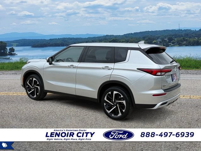 Used 2023 Mitsubishi Outlander SE FWD image 5